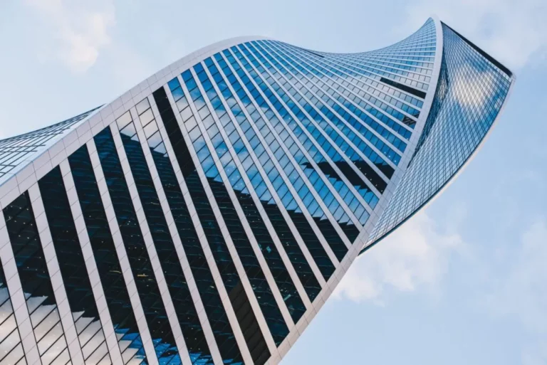 Best Glass Skyscrapers in the US: A Technical & Architectural Guide